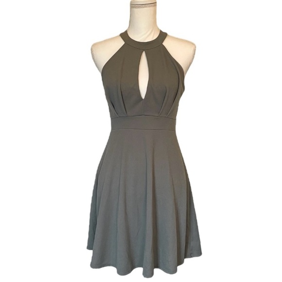 Charlotte Russe Sage Green Halter Keyhole Knee-Length Women’s Dress Medium - Picture 13 of 13